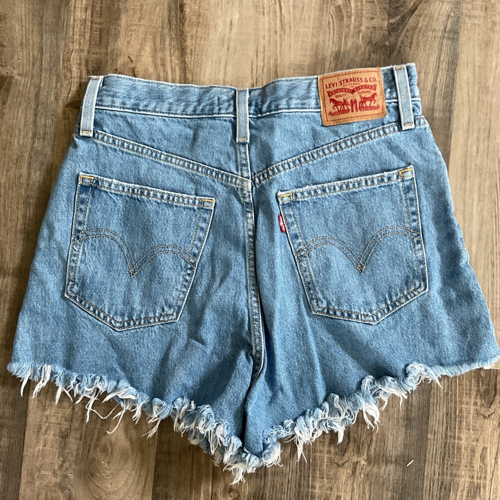 LEVIS HIGH WAISTED MOM JEANS SIZE 28 - Picture 4 of 4